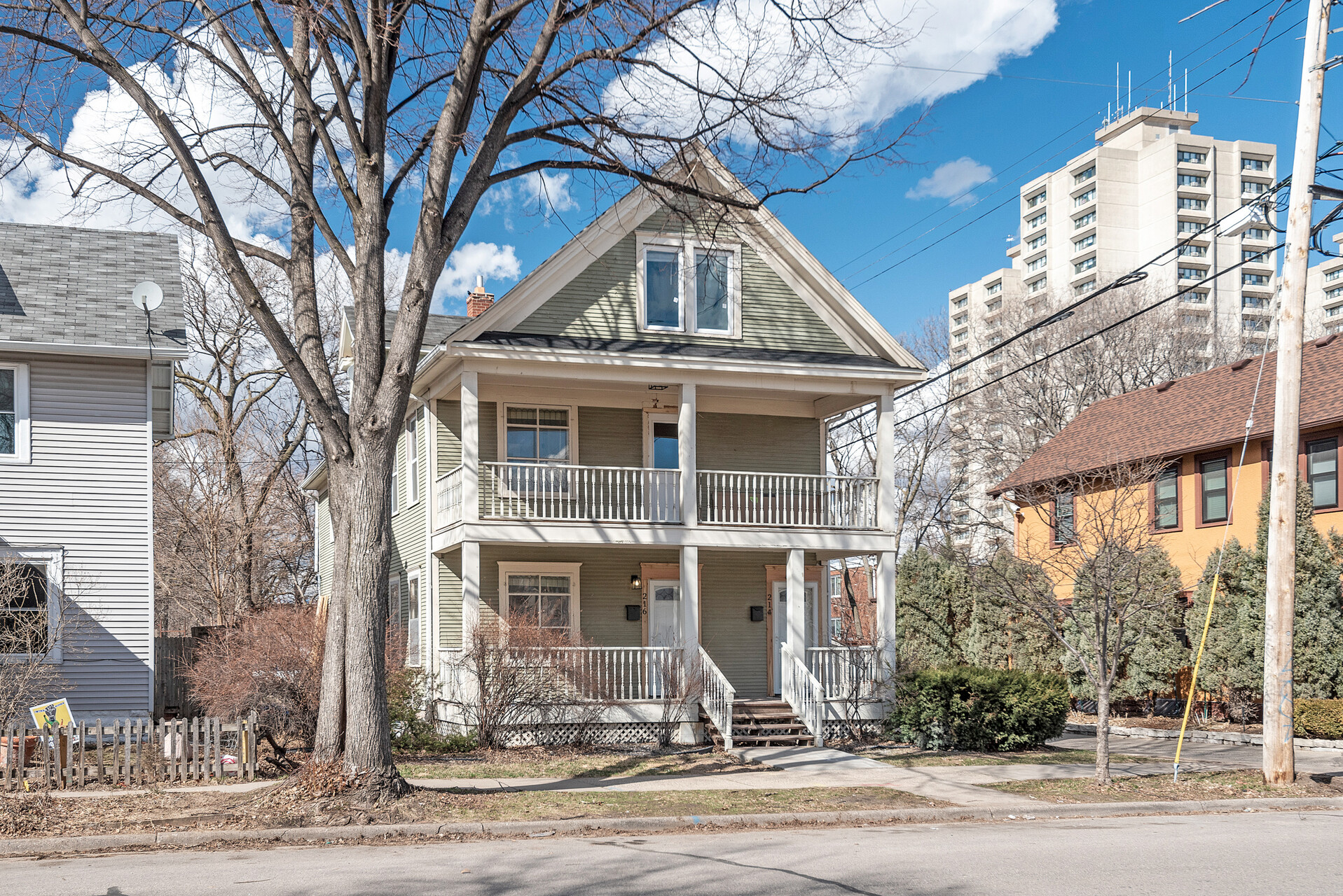 216 West 32nd Street